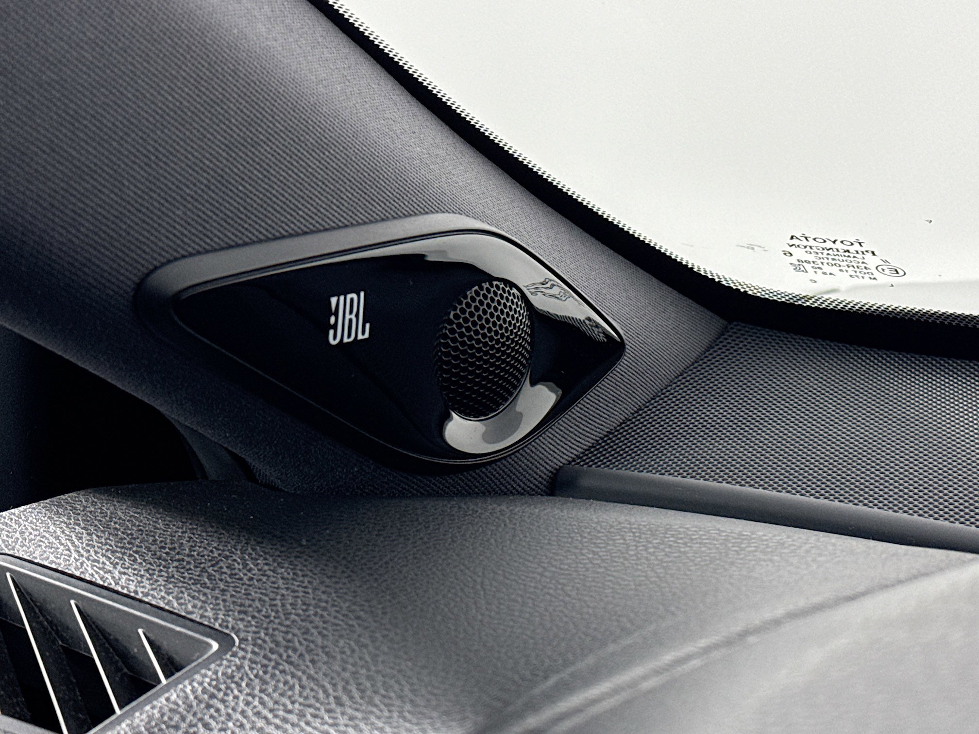 Used 2019 Toyota Avalon XSE image 18