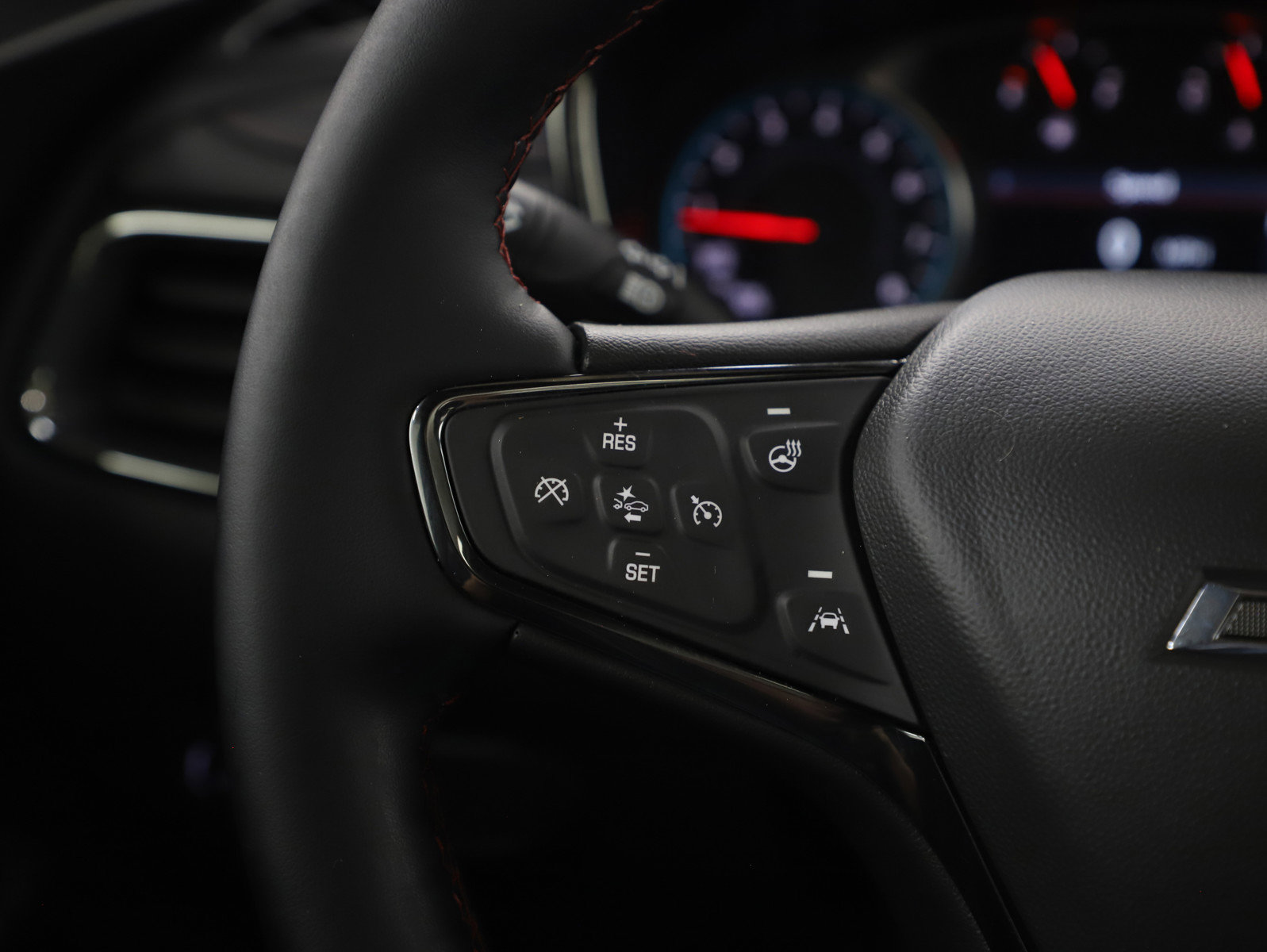 Used 2024 Chevrolet Equinox RS w/ RS Leather Package image 27