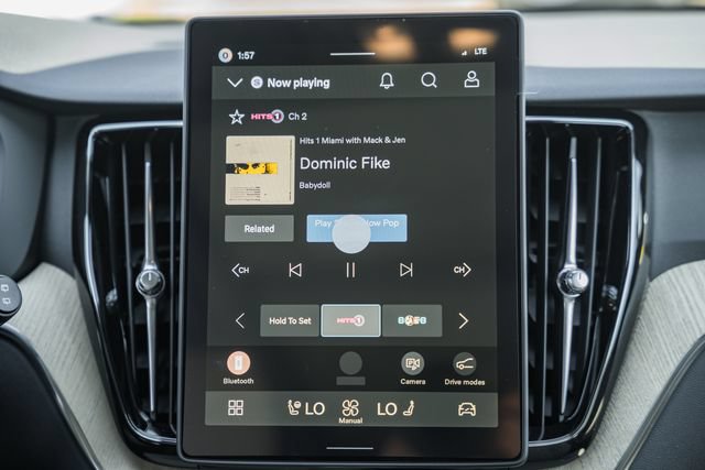 New 2027 Volvo XC60 B5 Plus AWD/4WD image 23