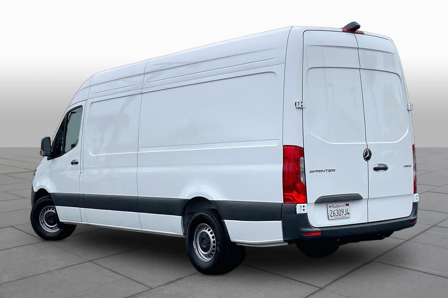 Used 2025 Mercedes-Benz Sprinter 2500 image 11