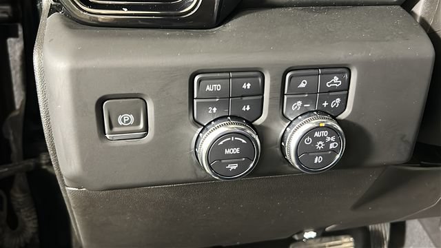 Used 2024 GMC Sierra 1500 AT4 w/ Technology Package AWD/4WD image 19