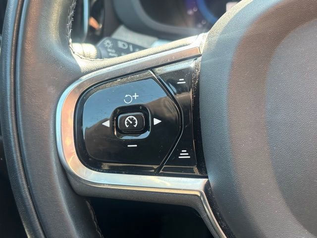Used 2022 Volvo XC60 B5 Inscription w/ Climate Package image 19
