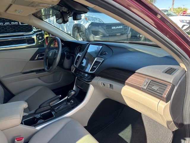 Used 2017 Honda Accord Touring image 10