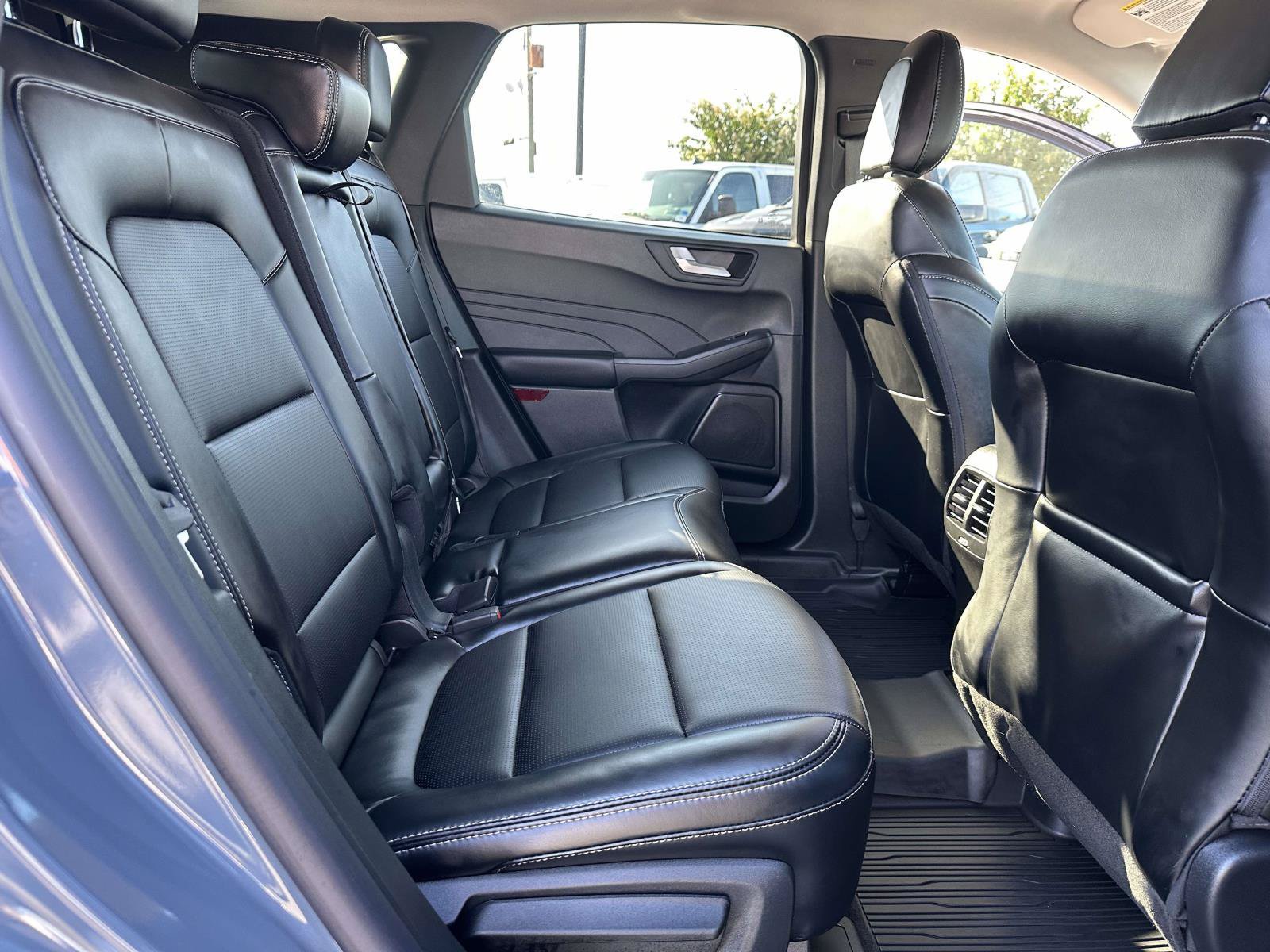 Used 2025 Ford Escape Platinum FWD image 28