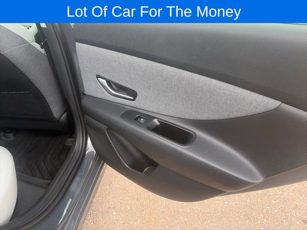 Used 2023 Hyundai Elantra Limited FWD image 9