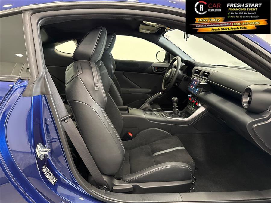 Used 2023 Toyota GR86 Premium w/ ALL Weather Mat Package (TMS) RWD image 36