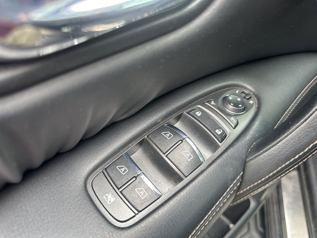 Used 2022 Nissan Armada Platinum w/ Captain's Chairs Package image 32