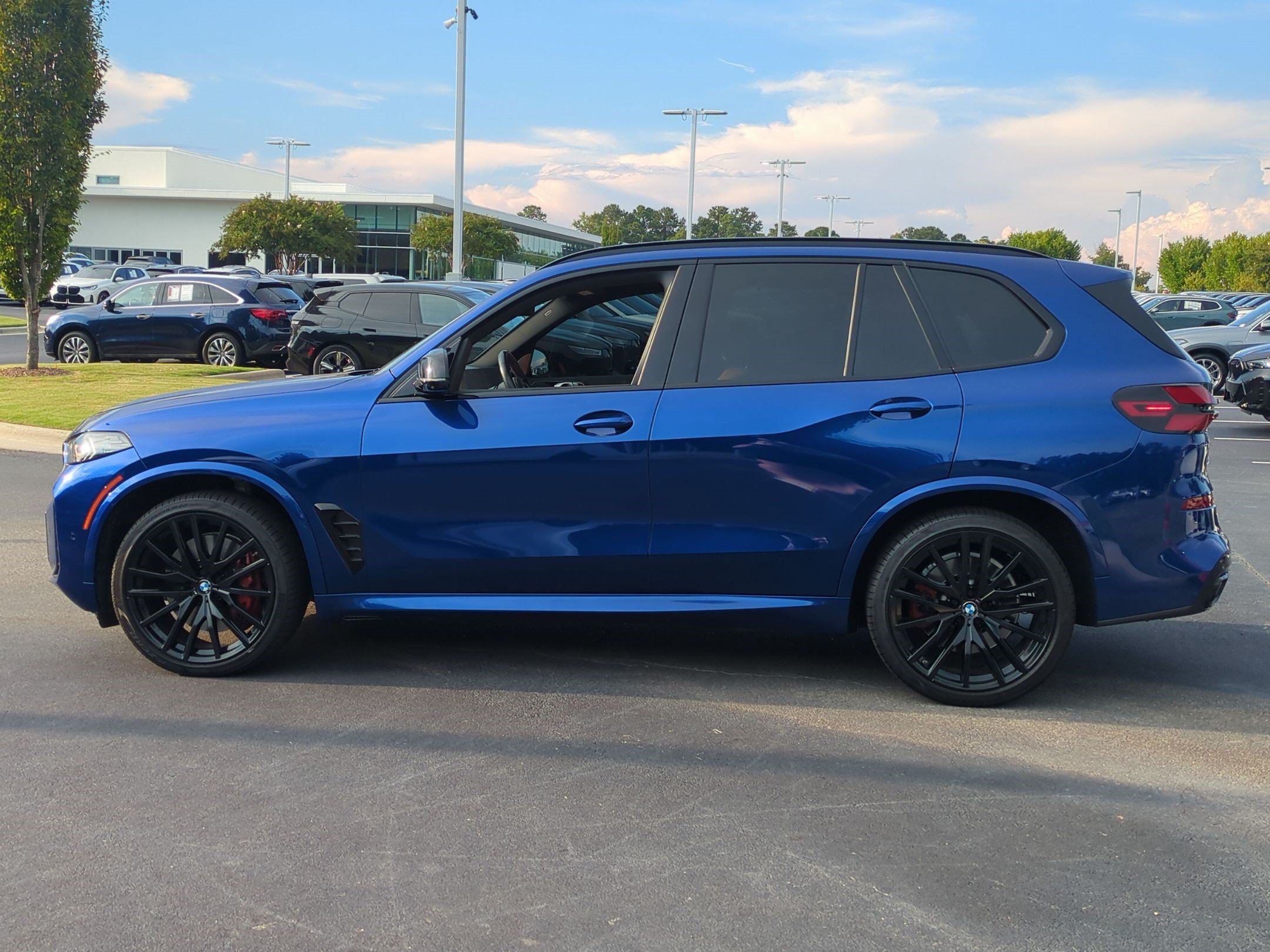 Certified 2024 BMW X5 M60i AWD/4WD image 7