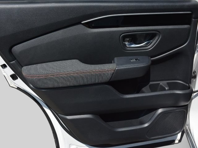 Used 2025 Honda Pilot Sport image 16