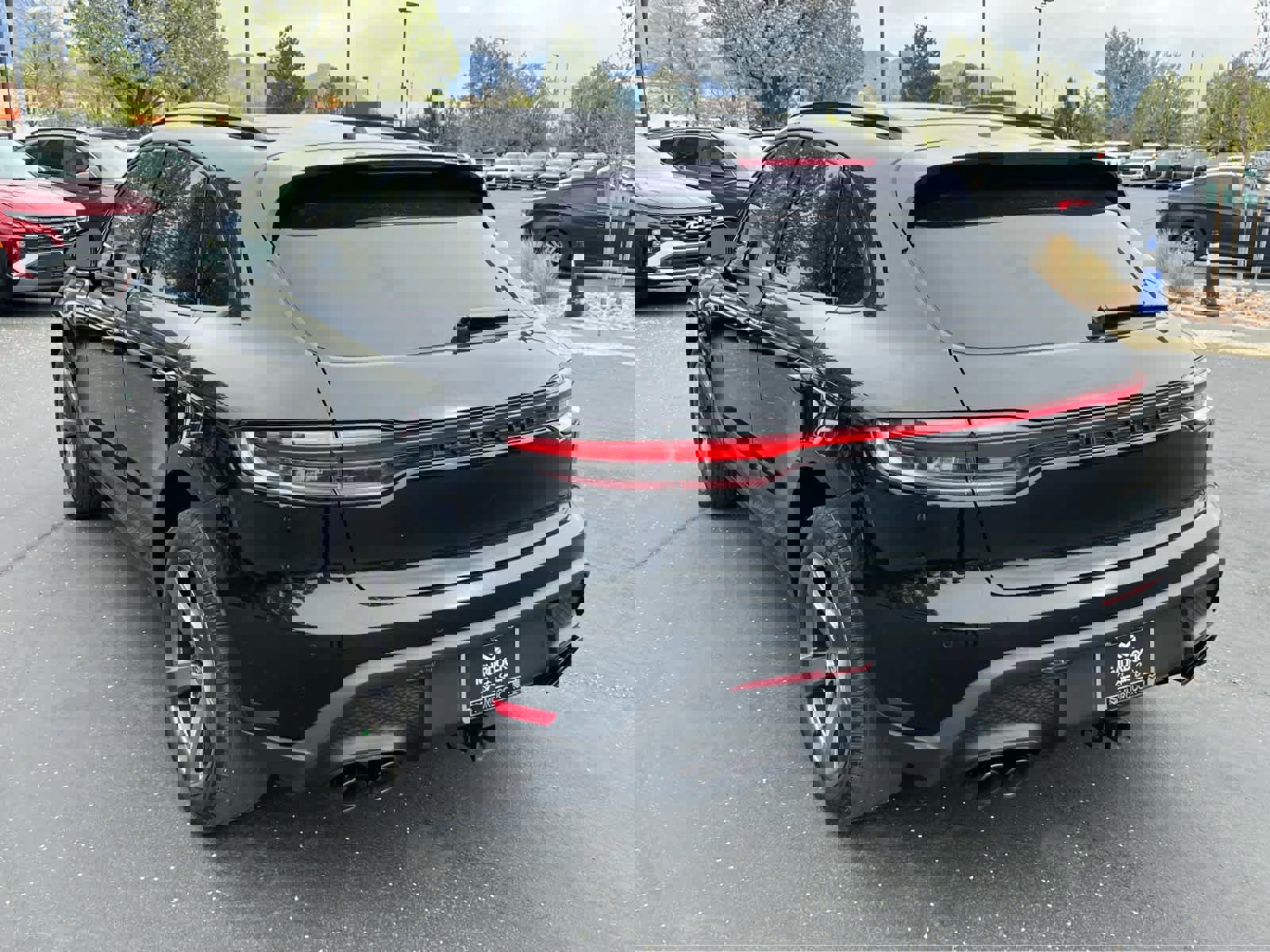 Used 2024 Porsche Macan image 10