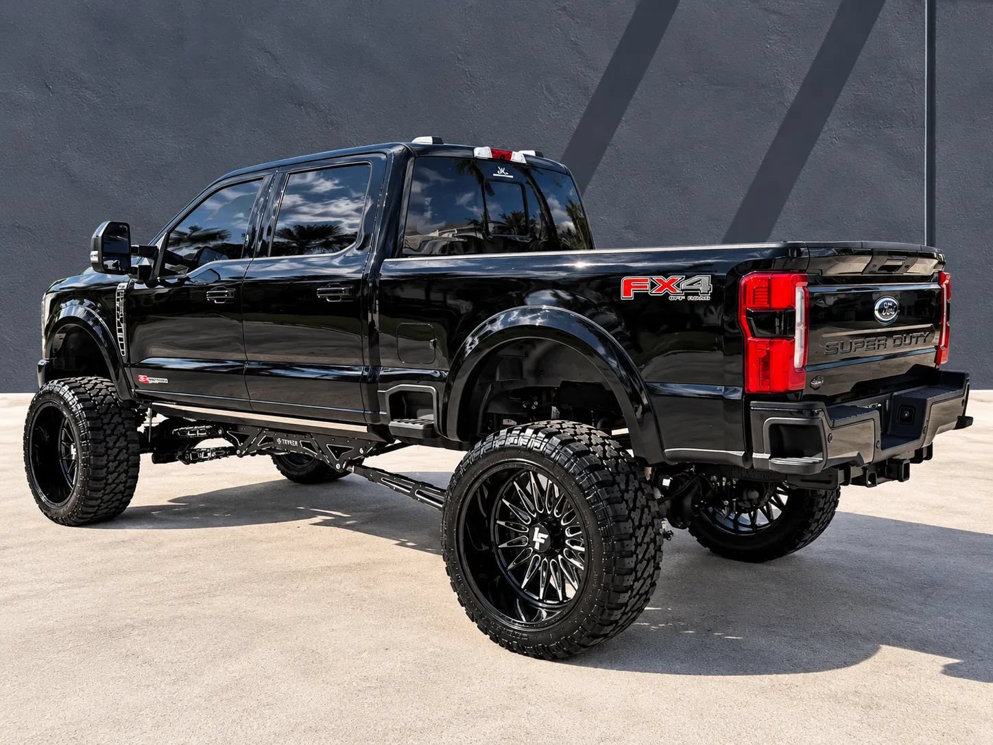 Used 2025 Ford F250 Platinum AWD/4WD image 5