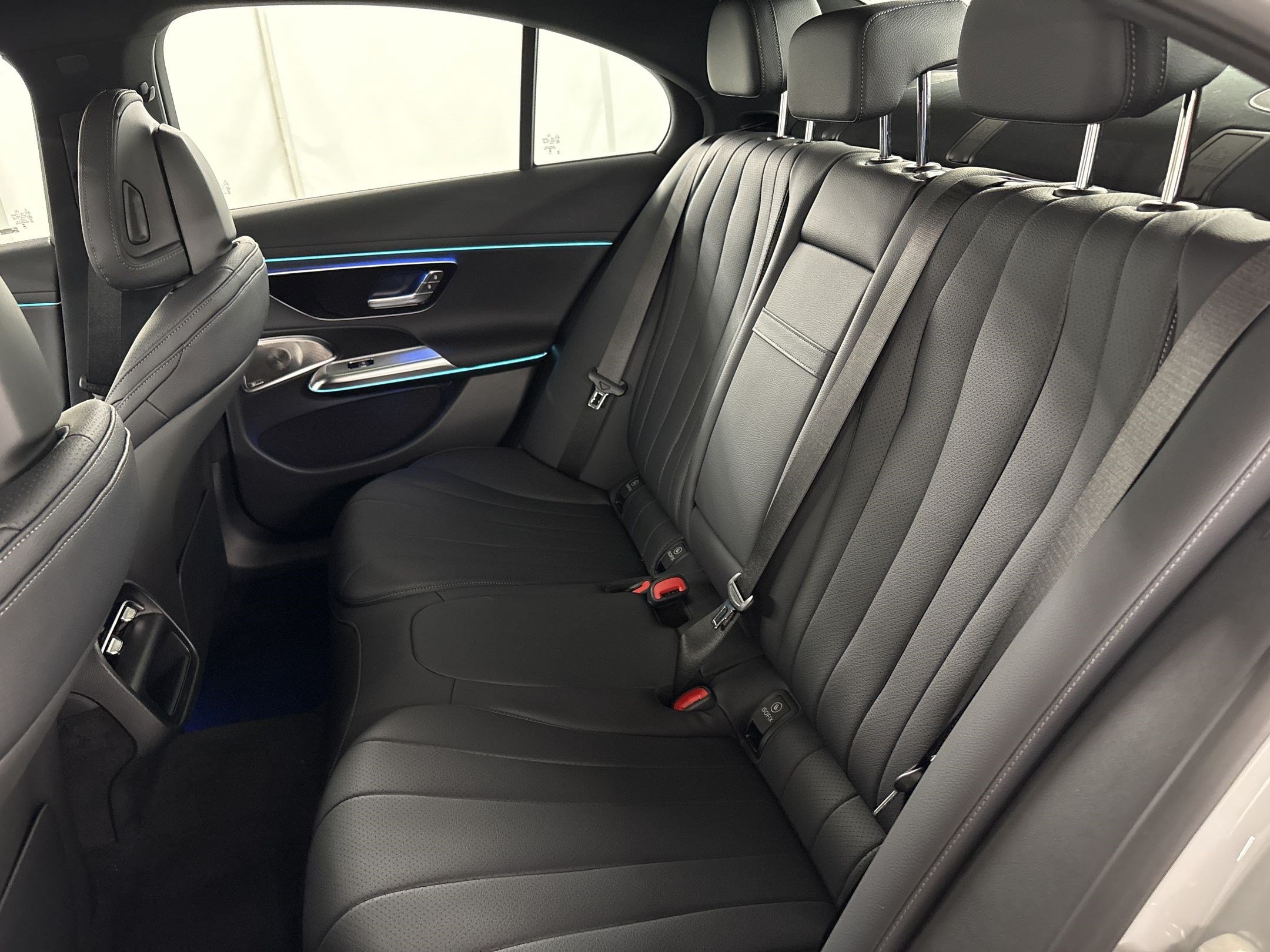 New 2026 Mercedes-Benz E 450 4MATIC Sedan image 23