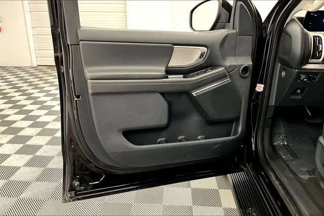 Used 2025 Ford Expedition Active image 22