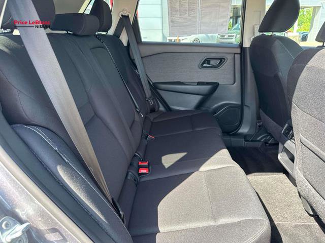 Used 2023 Nissan Rogue S image 18