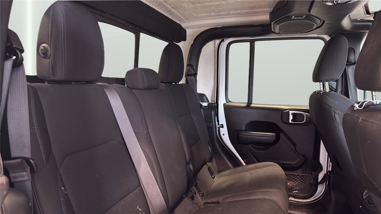 Used 2022 Jeep Gladiator Sport image 16