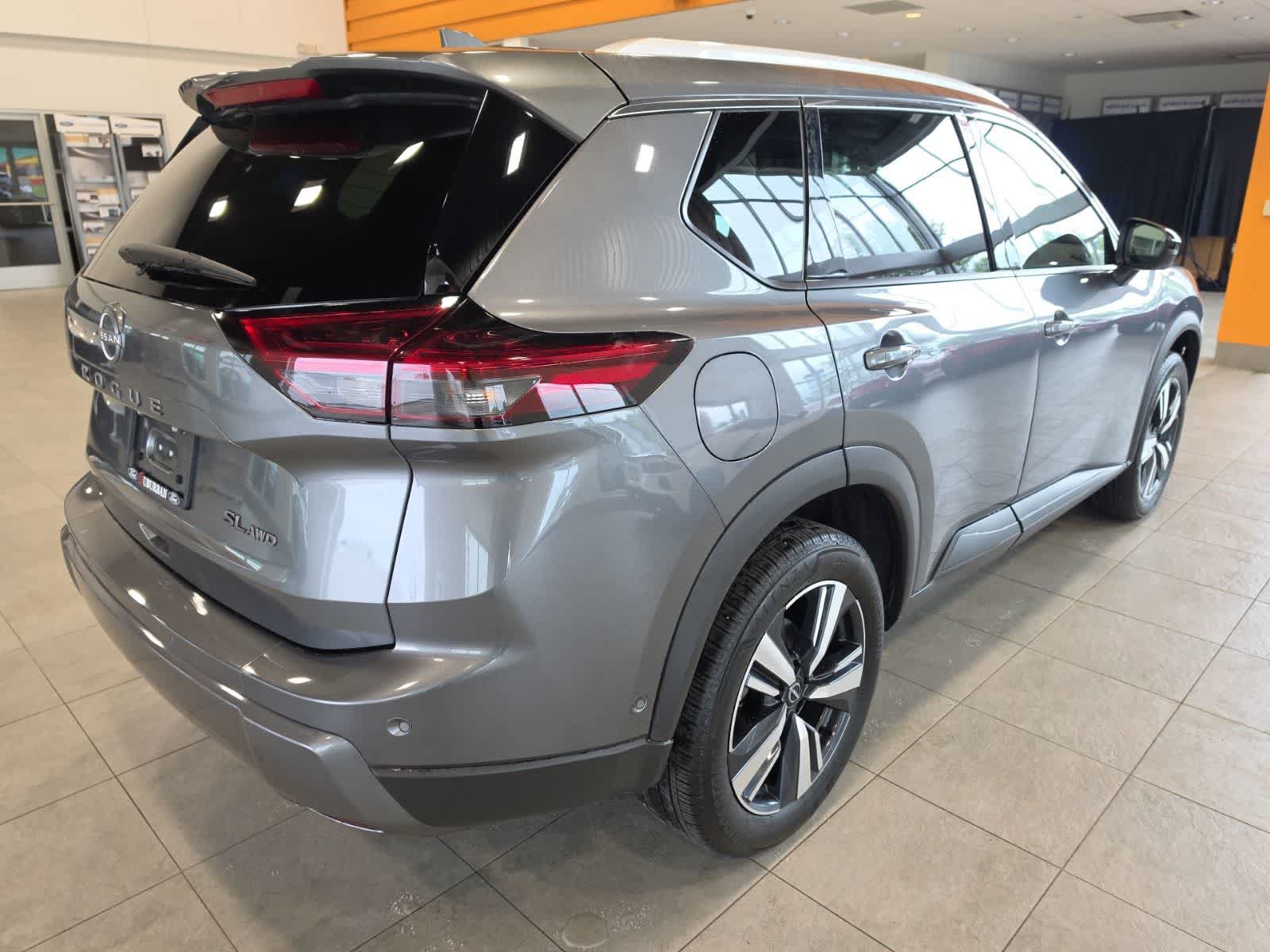Used 2026 Nissan Rogue SL AWD/4WD image 7