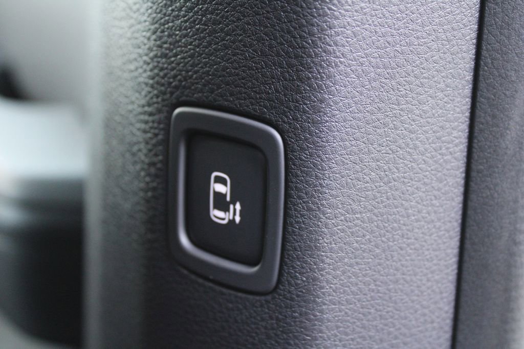 New 2026 Kia Carnival SX w/ SX Dark Edition Package image 8