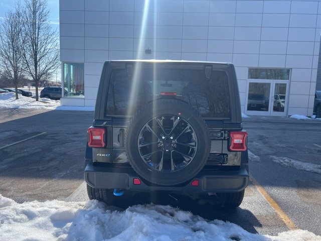 Used 2023 Jeep Wrangler Unlimited Sahara w/ Cold Weather Group image 5