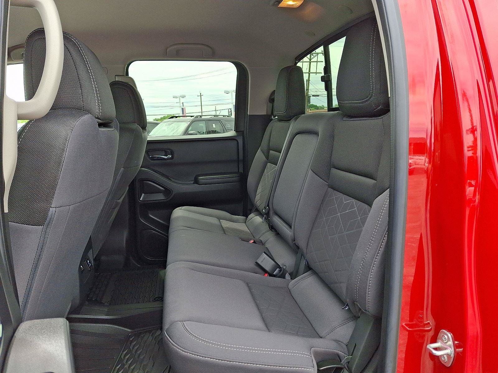 Used 2025 Nissan Frontier SV w/ SV Convenience Package AWD/4WD image 10