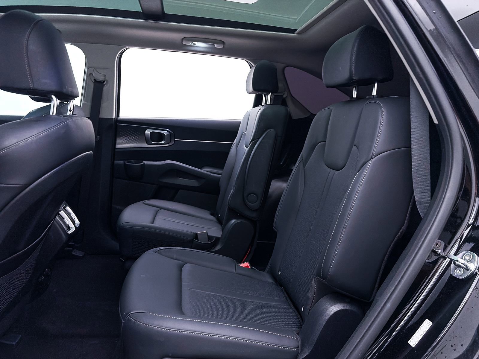 Used 2021 Kia Sorento EX image 38