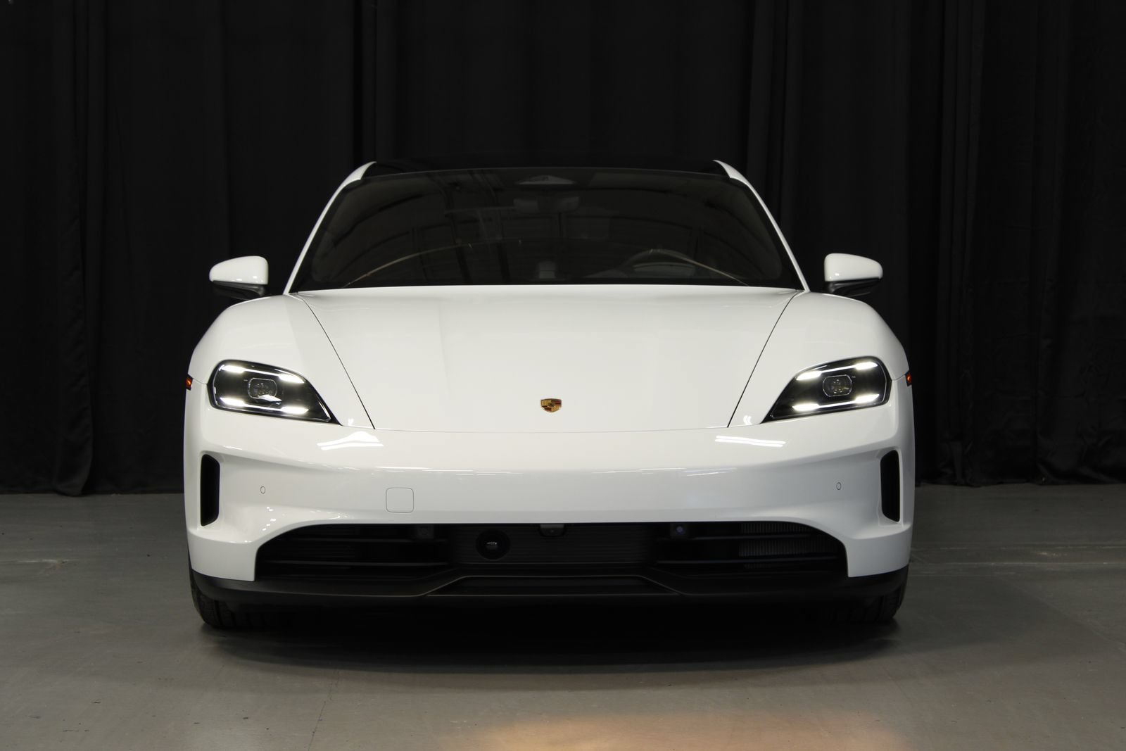 New 2026 Porsche Taycan AWD/4WD image 8