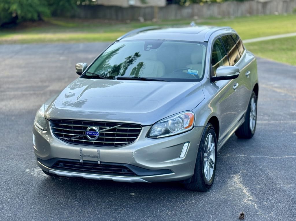 Used 2016 Volvo XC60 T6 w/ Proximity Package AWD/4WD image 17