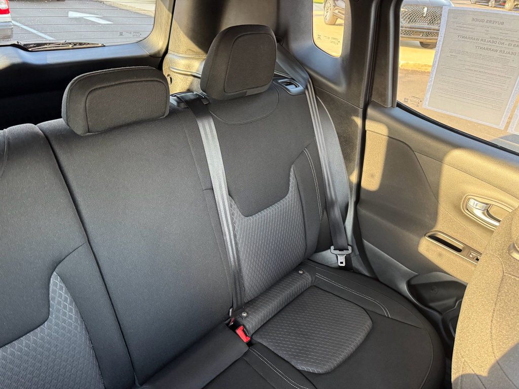 Used 2021 Jeep Renegade Latitude image 15