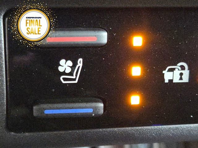 Used 2025 Toyota RAV4 Limited w/ Weather Package image 31