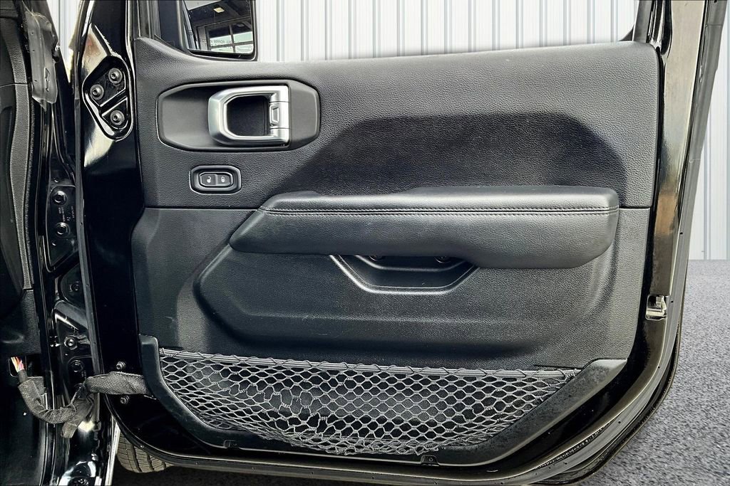 Used 2019 Jeep Wrangler Unlimited Sahara w/ Dual Top Group image 27