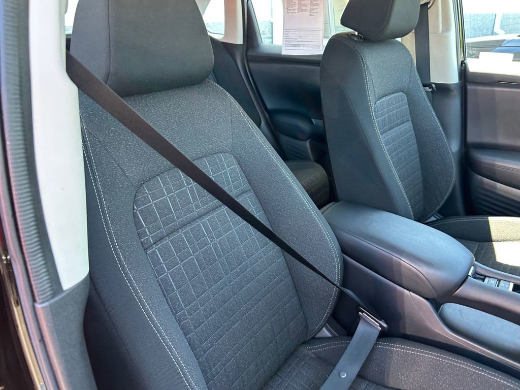 Used 2023 Honda HR-V LX image 16