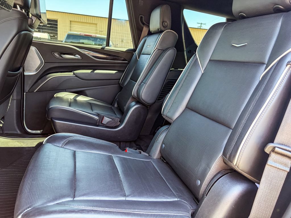 Certified 2023 Cadillac Escalade Sport w/ LPO, ONYX Package AWD/4WD image 32