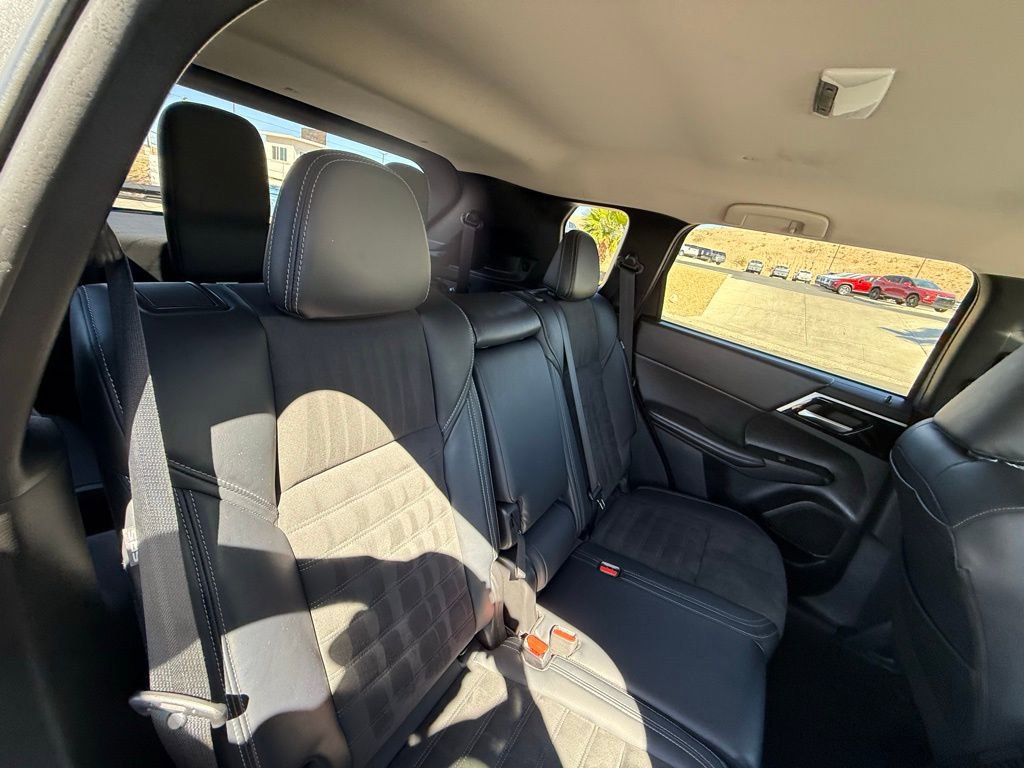 Used 2024 Mitsubishi Outlander SE AWD/4WD image 15