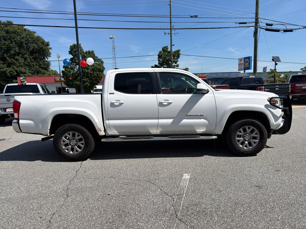 Used 2017 Toyota Tacoma SR5 w/ Tow Package RWD image 9