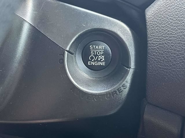 Used 2020 Jeep Renegade Altitude FWD image 30