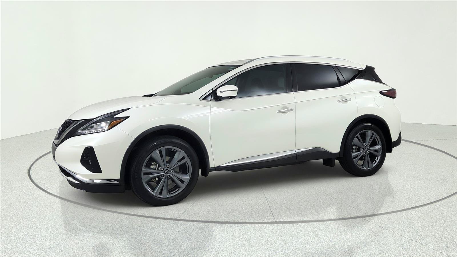 Used 2023 Nissan Murano Platinum w/ Cargo Package FWD image 3
