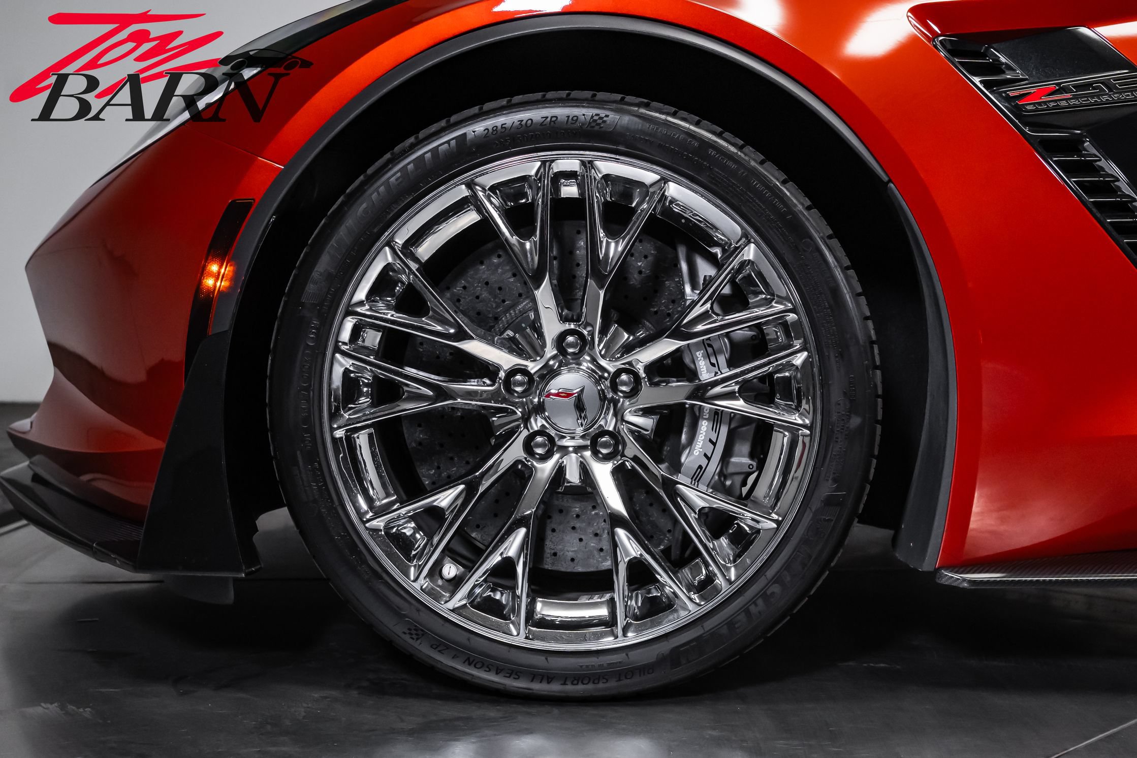 Used 2015 Chevrolet Corvette Z06 w/ 3LZ Preferred Equipment Group RWD image 23
