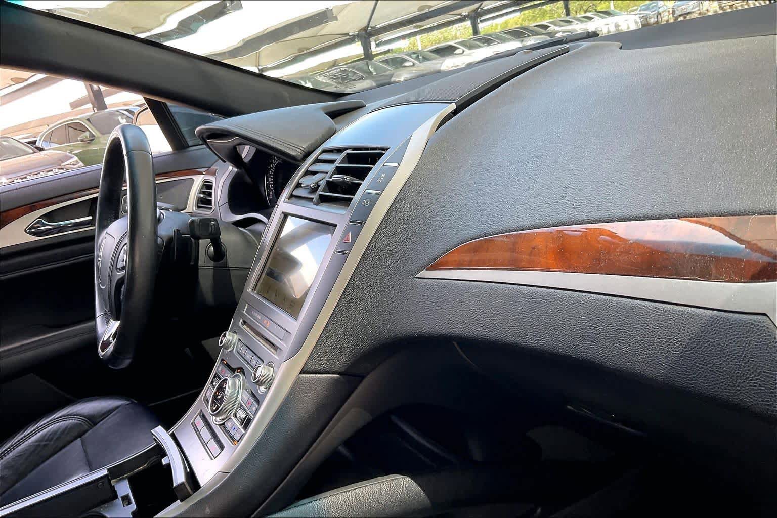 Used 2017 Lincoln MKZ Select w/ Select Plus Package FWD image 18