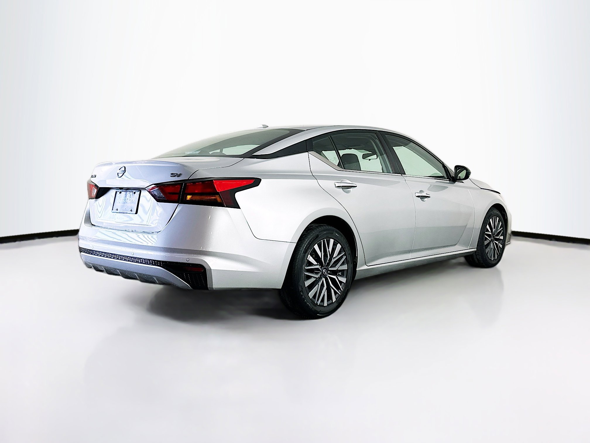 Used 2024 Nissan Altima 2.5 SV image 9