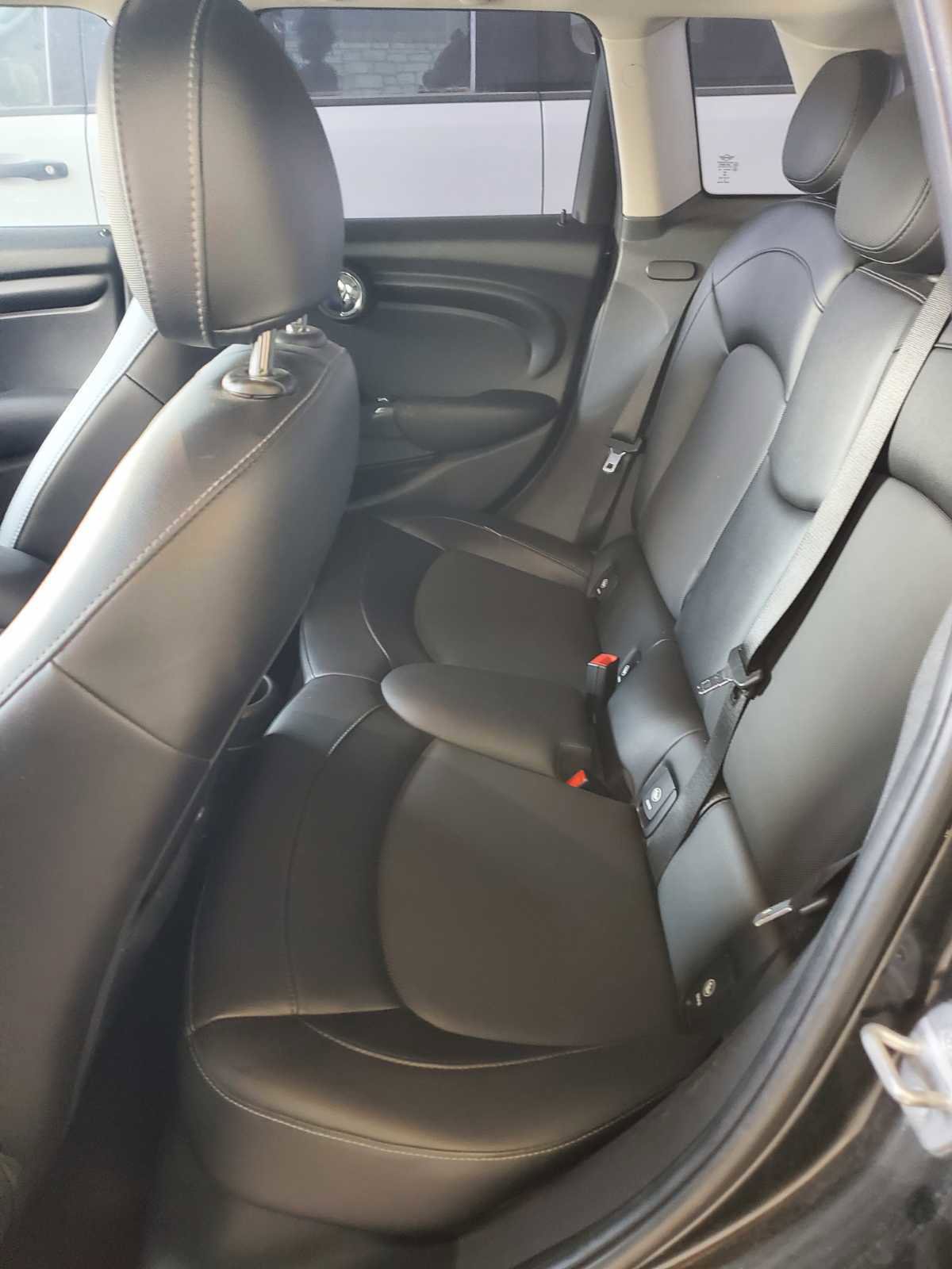 Used 2016 MINI Cooper 4-Door Hardtop image 15