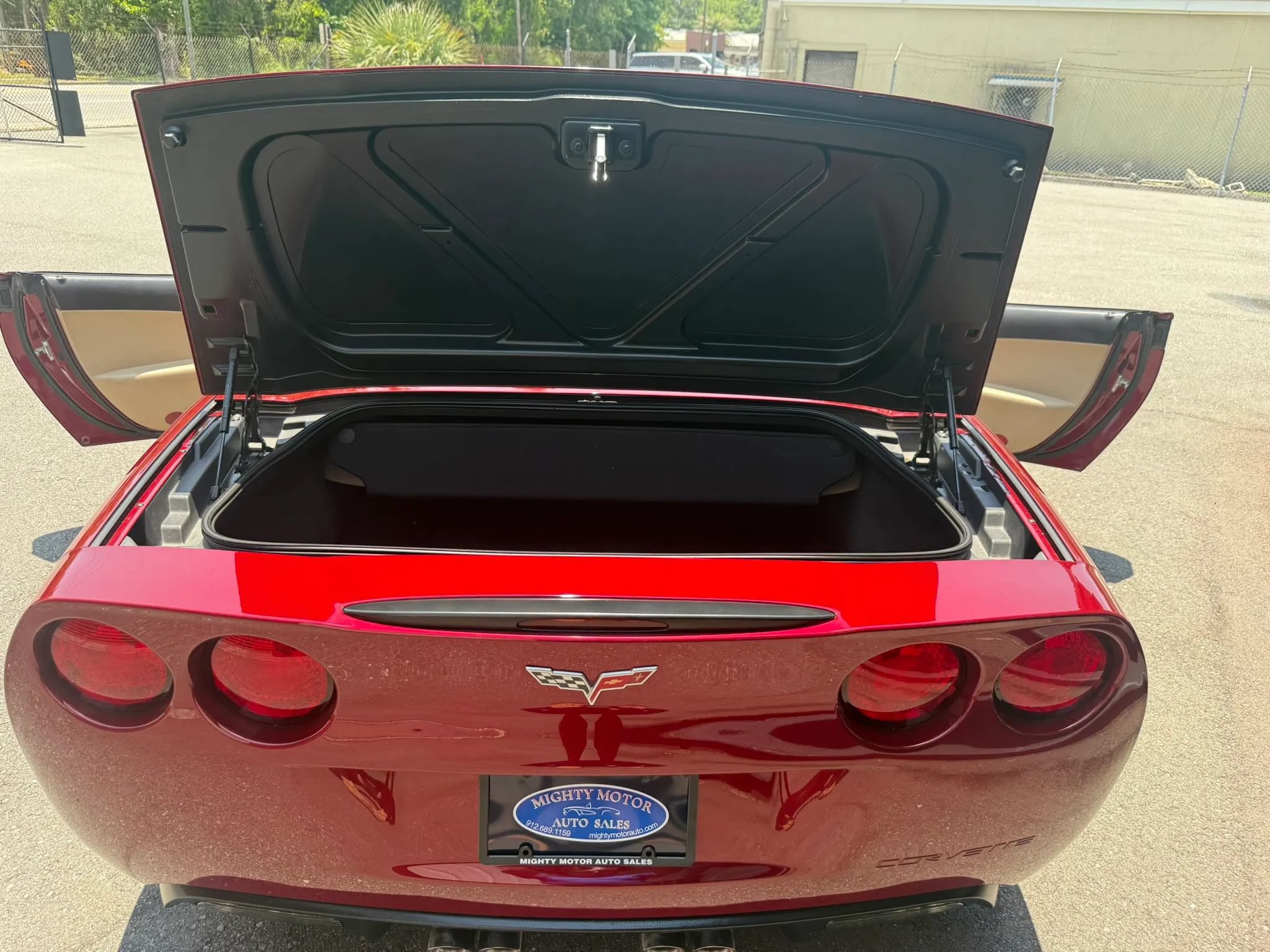Used 2006 Chevrolet Corvette Convertible w/ Preferred Equipment Group RWD image 28