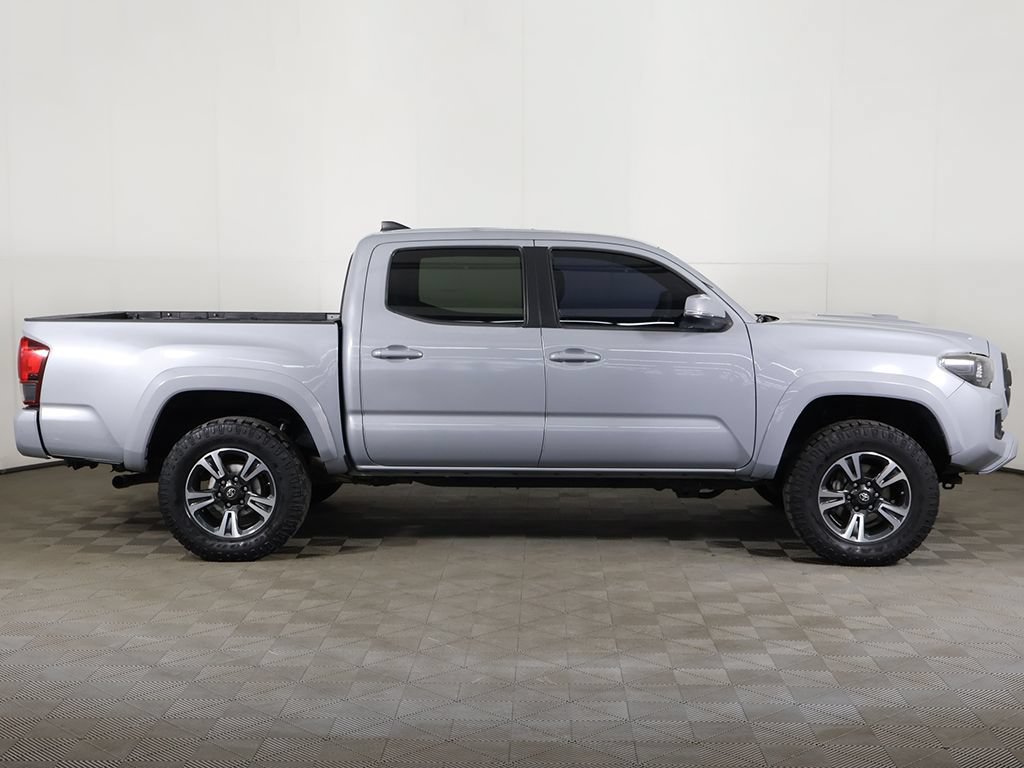 Used 2018 Toyota Tacoma TRD Sport AWD/4WD image 20