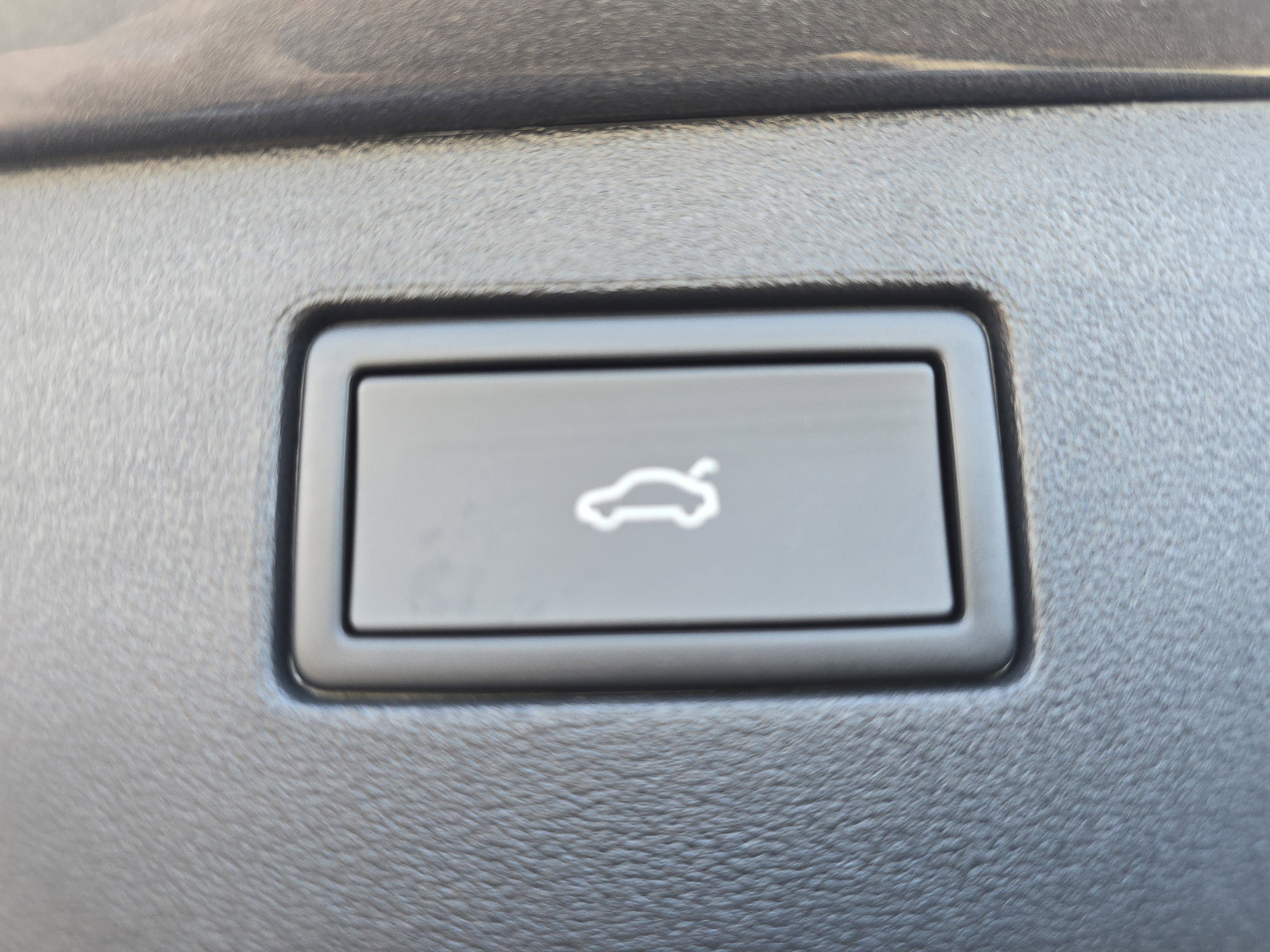 New 2026 Volkswagen Tiguan SE image 16