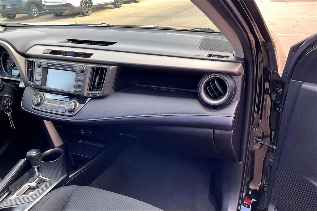 Used 2013 Toyota RAV4 XLE image 16