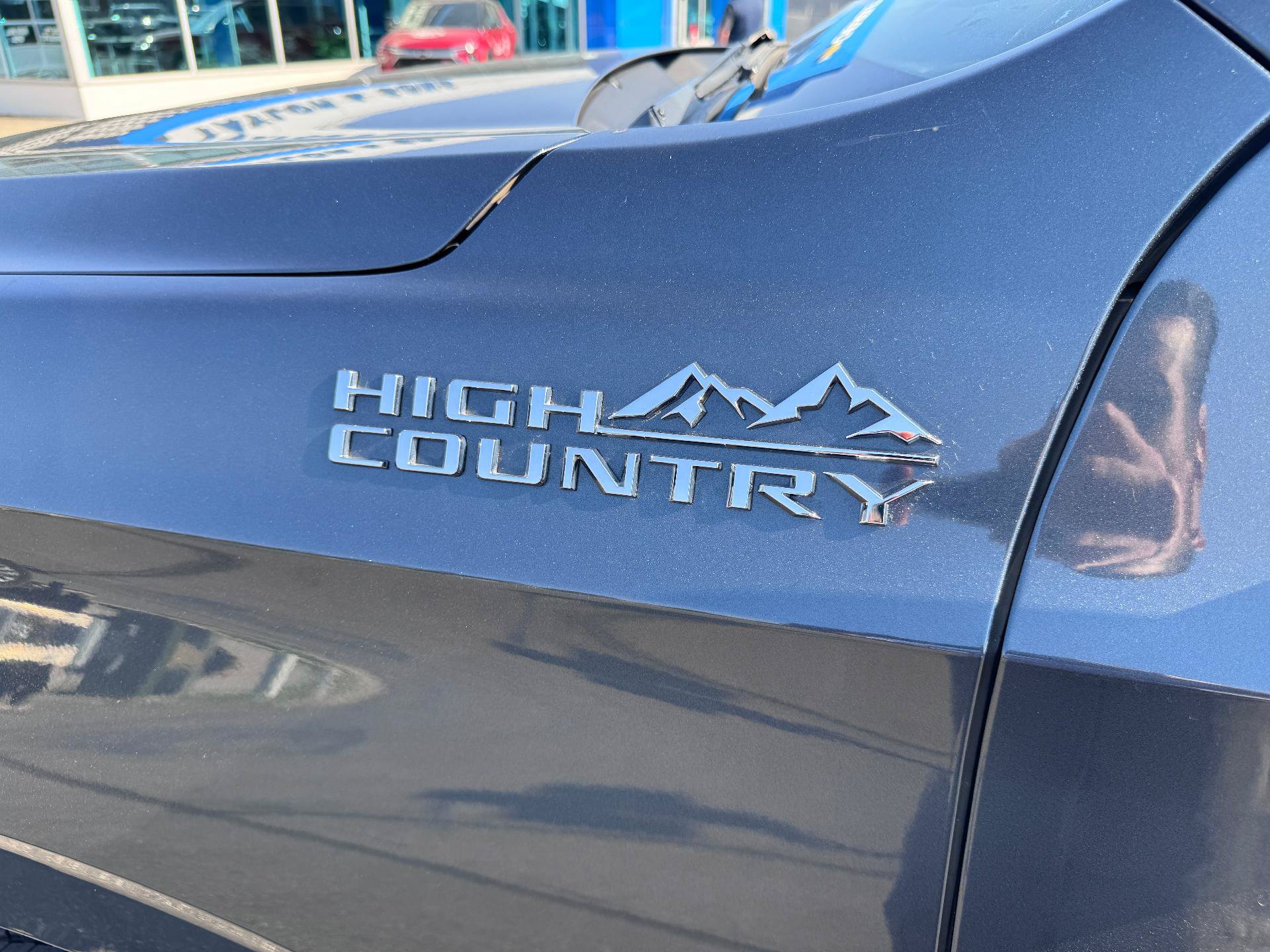 Used 2021 Chevrolet Suburban High Country AWD/4WD image 46