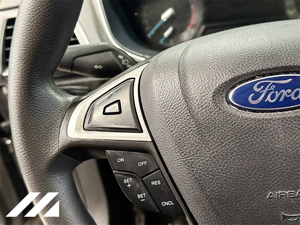 Used 2015 Ford Fusion SE image 12