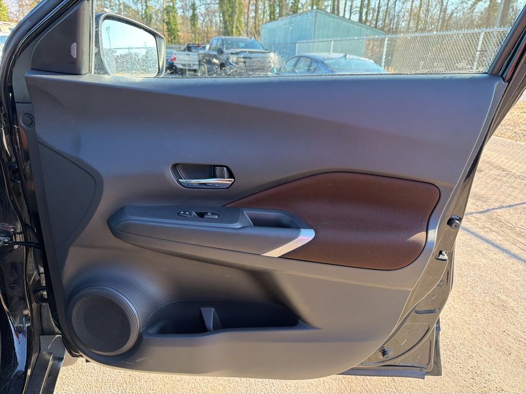 Used 2023 Nissan Kicks SR w/ Interior Electronics Package image 26
