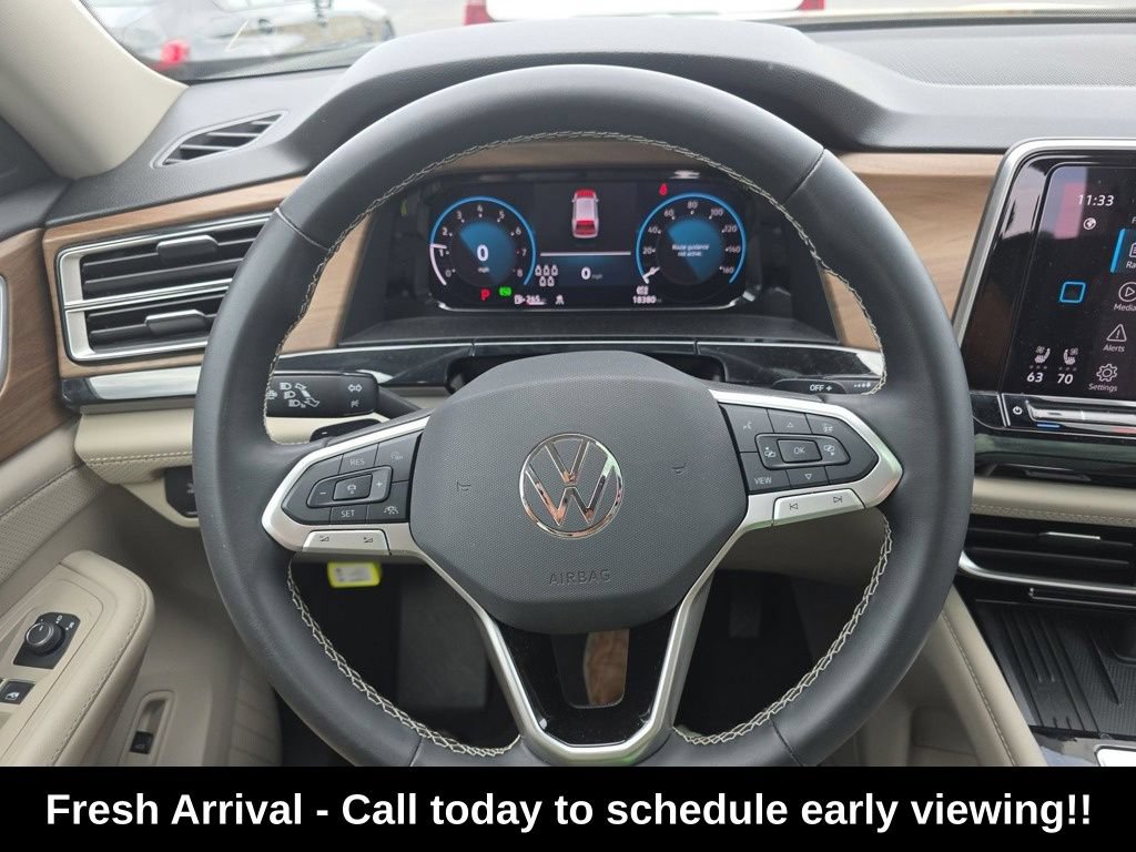 Used 2025 Volkswagen Atlas SE FWD image 12