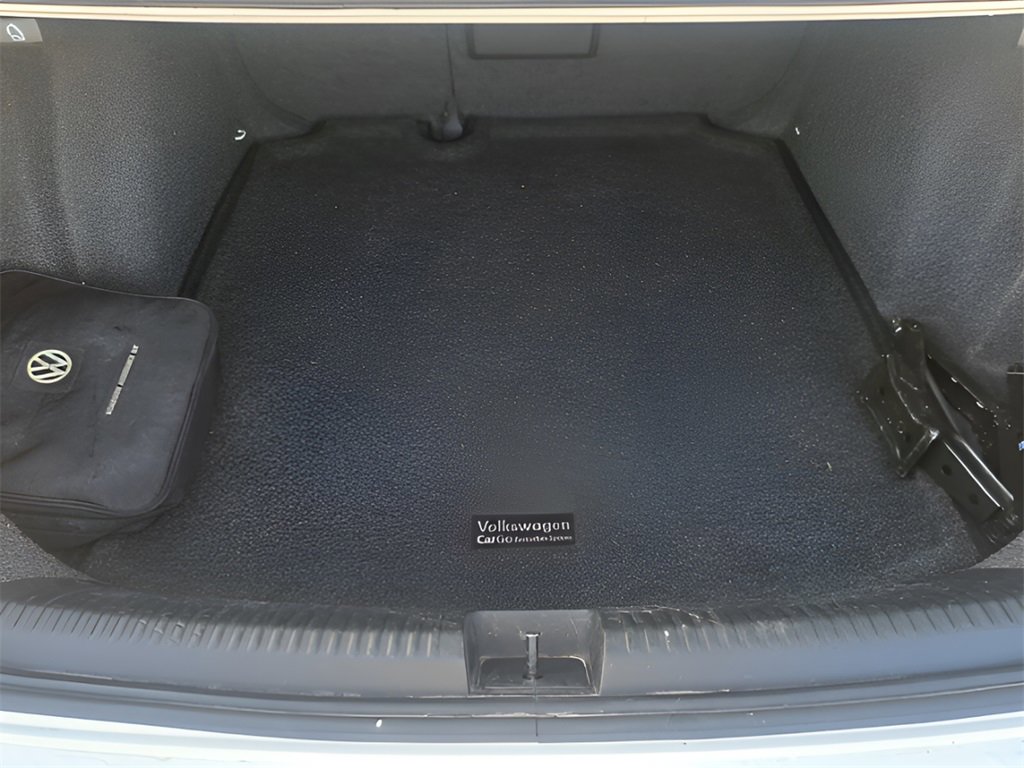 Used 2017 Volkswagen Jetta SE image 27