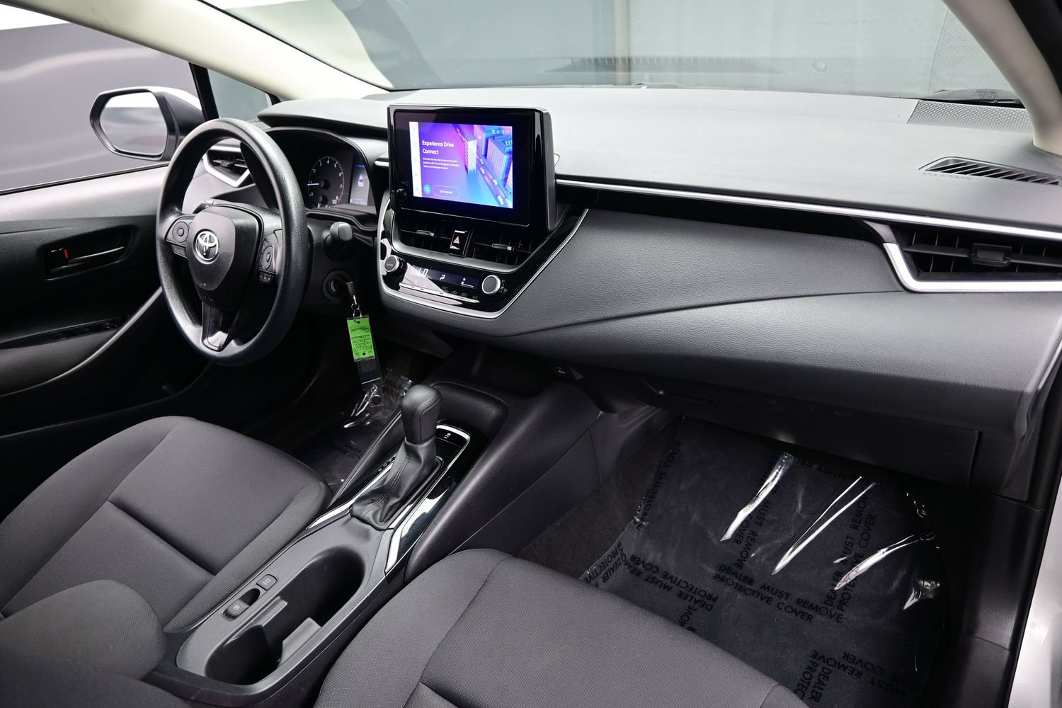 Used 2025 Toyota Corolla LE FWD image 14