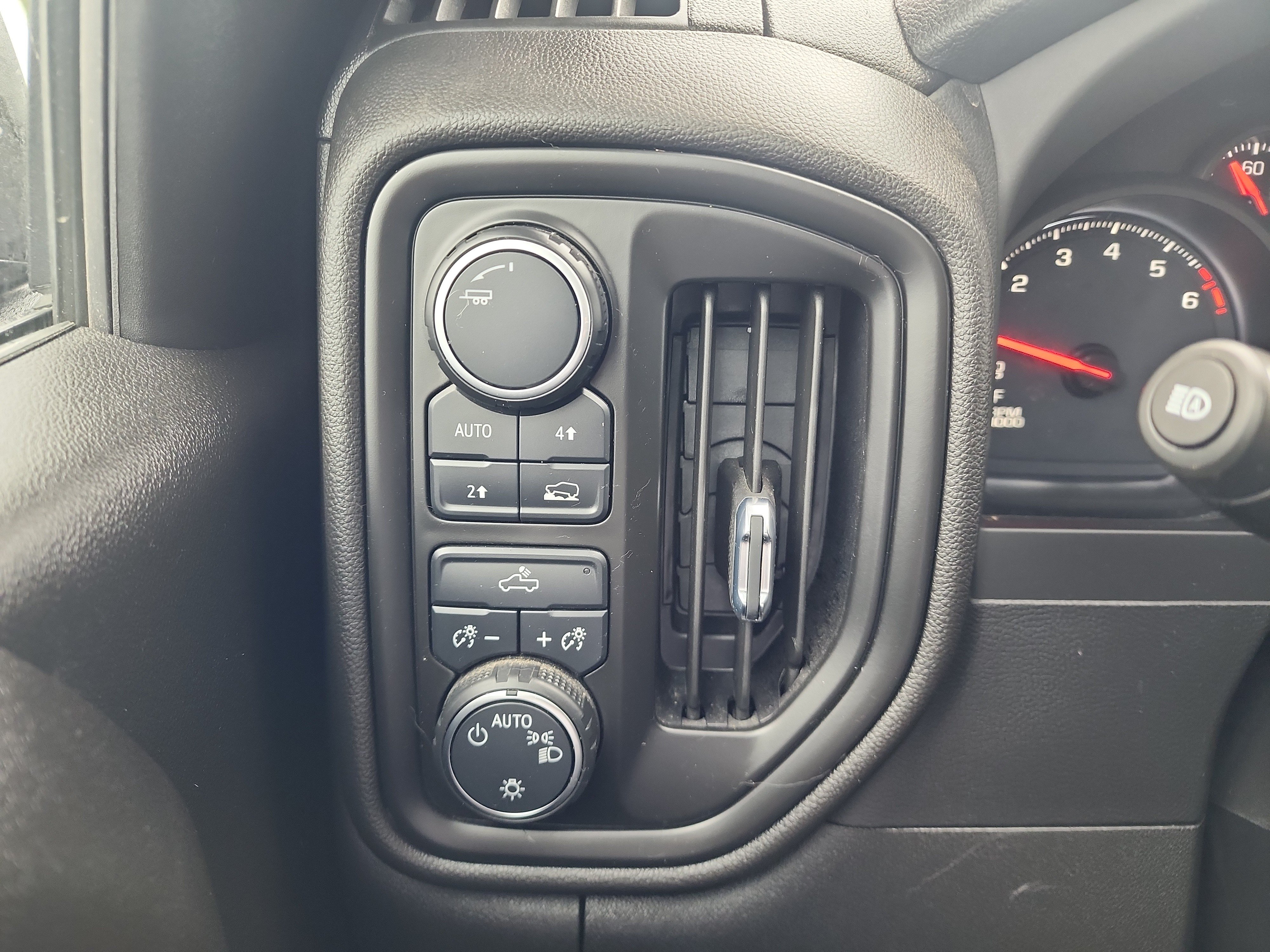 Certified 2023 Chevrolet Silverado 1500 Custom AWD/4WD image 22